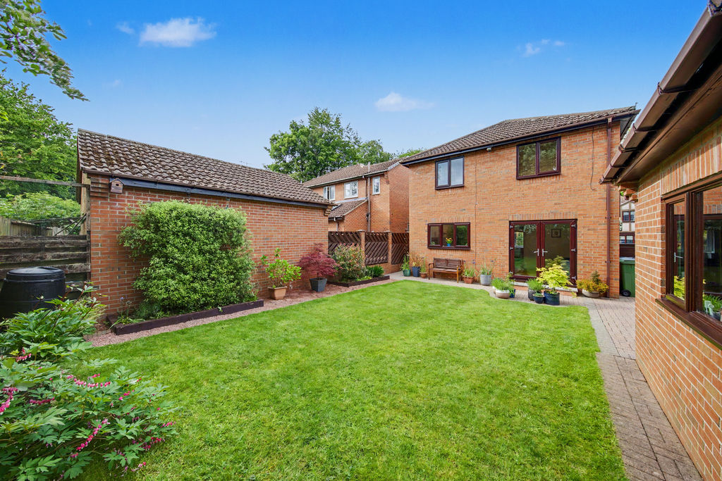 Ash Tree Close